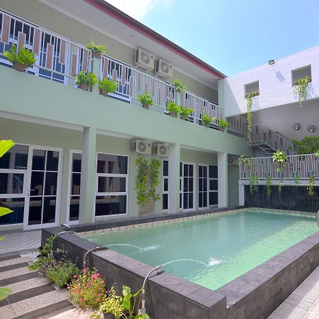 Oyo 583 Puri Gejayan Asri Syariah Hotel Kejayan Buitenkant foto
