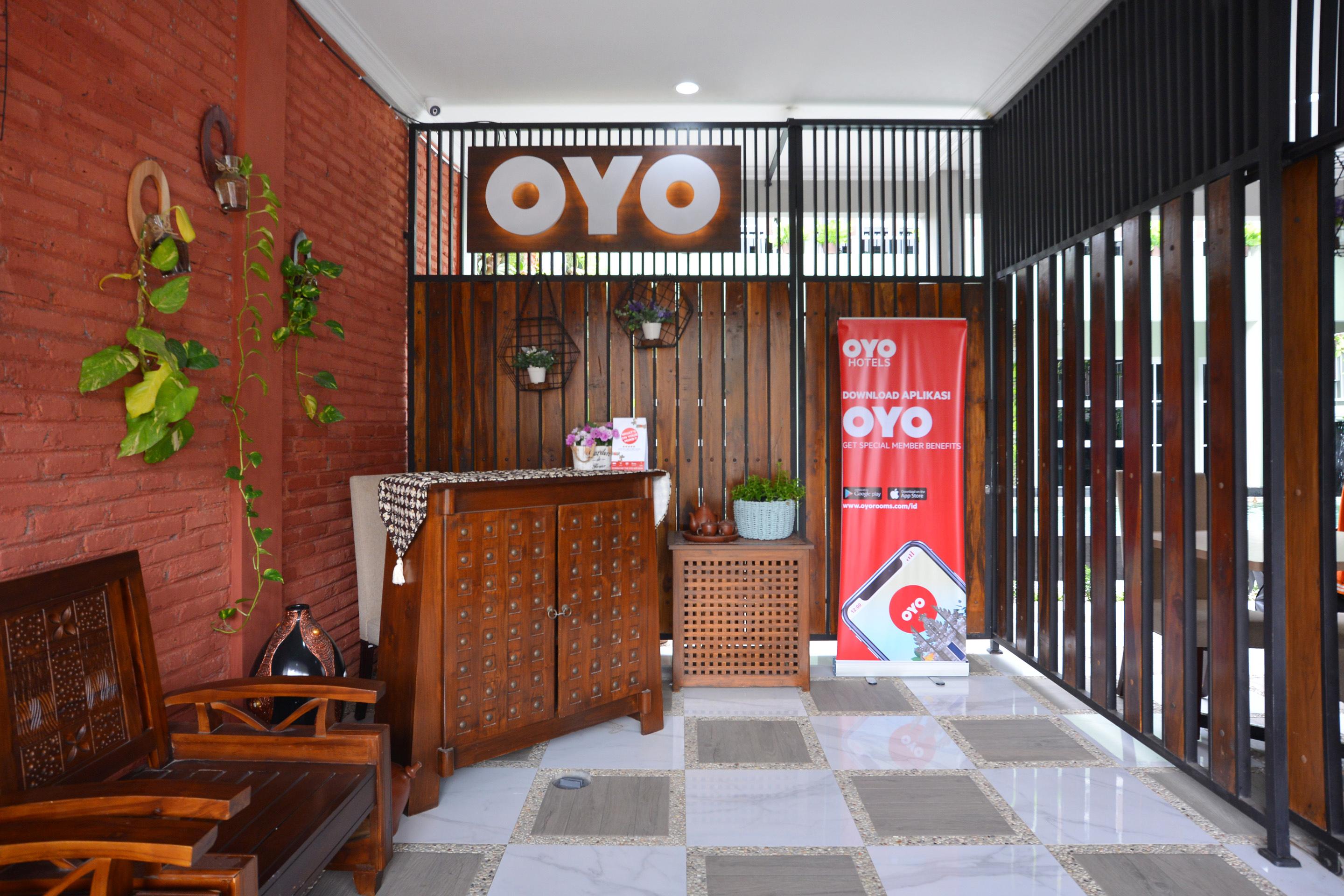 Oyo 583 Puri Gejayan Asri Syariah Hotel Kejayan Buitenkant foto