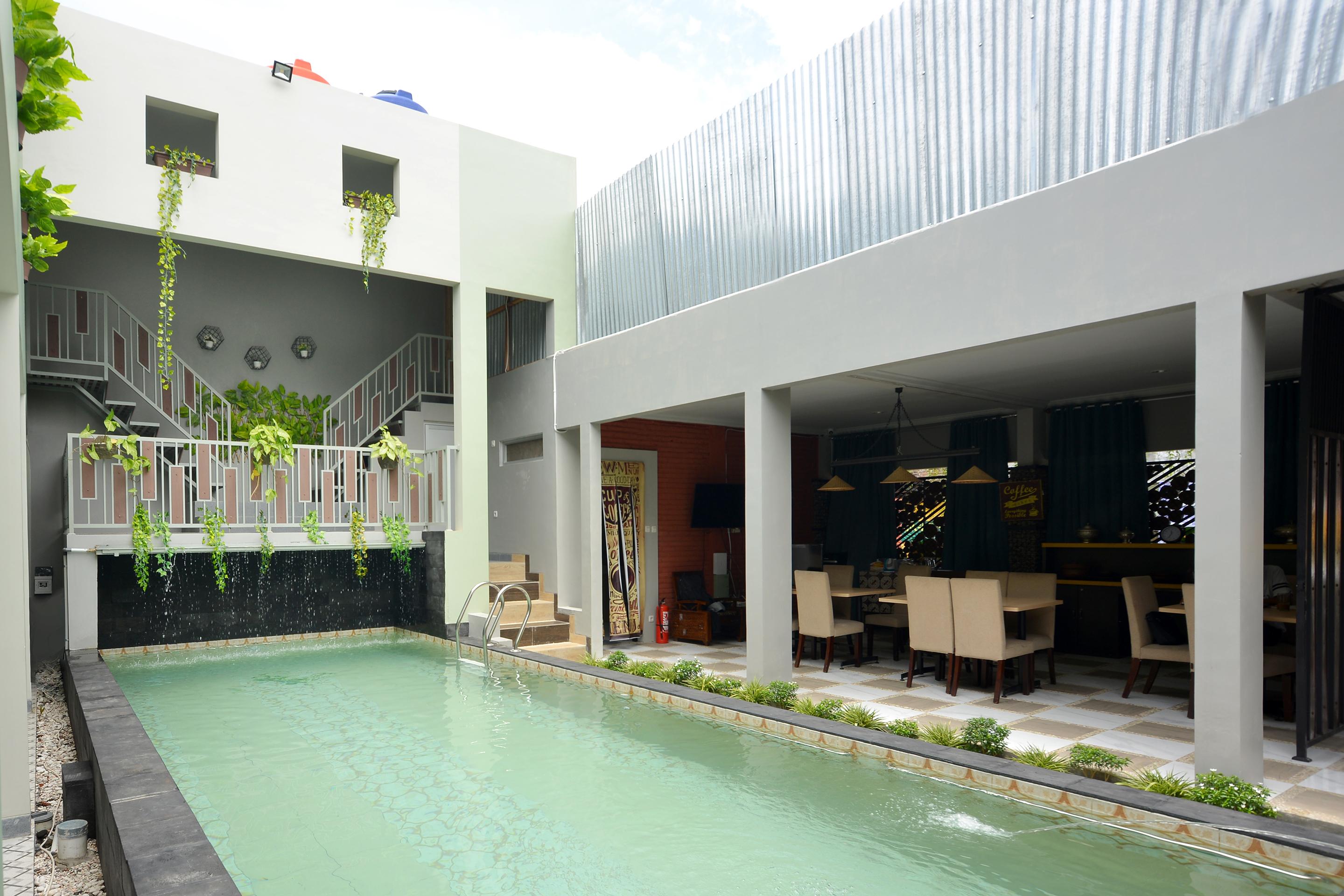 Oyo 583 Puri Gejayan Asri Syariah Hotel Kejayan Buitenkant foto