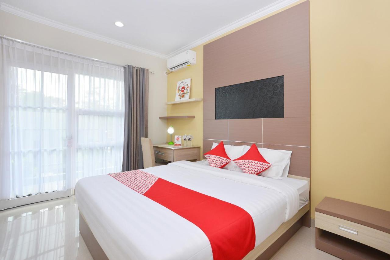 Oyo 583 Puri Gejayan Asri Syariah Hotel Kejayan Buitenkant foto
