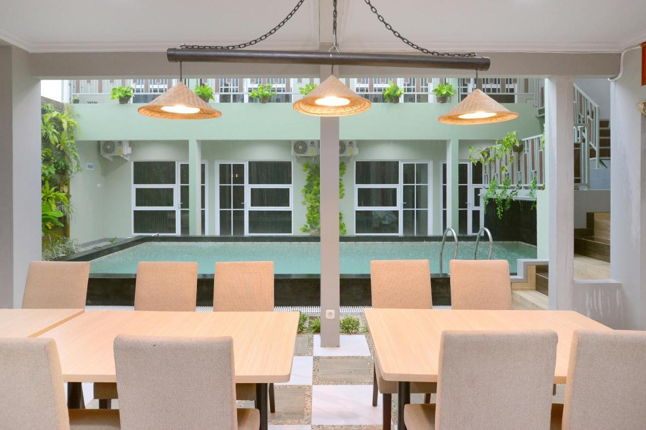 Oyo 583 Puri Gejayan Asri Syariah Hotel Kejayan Buitenkant foto